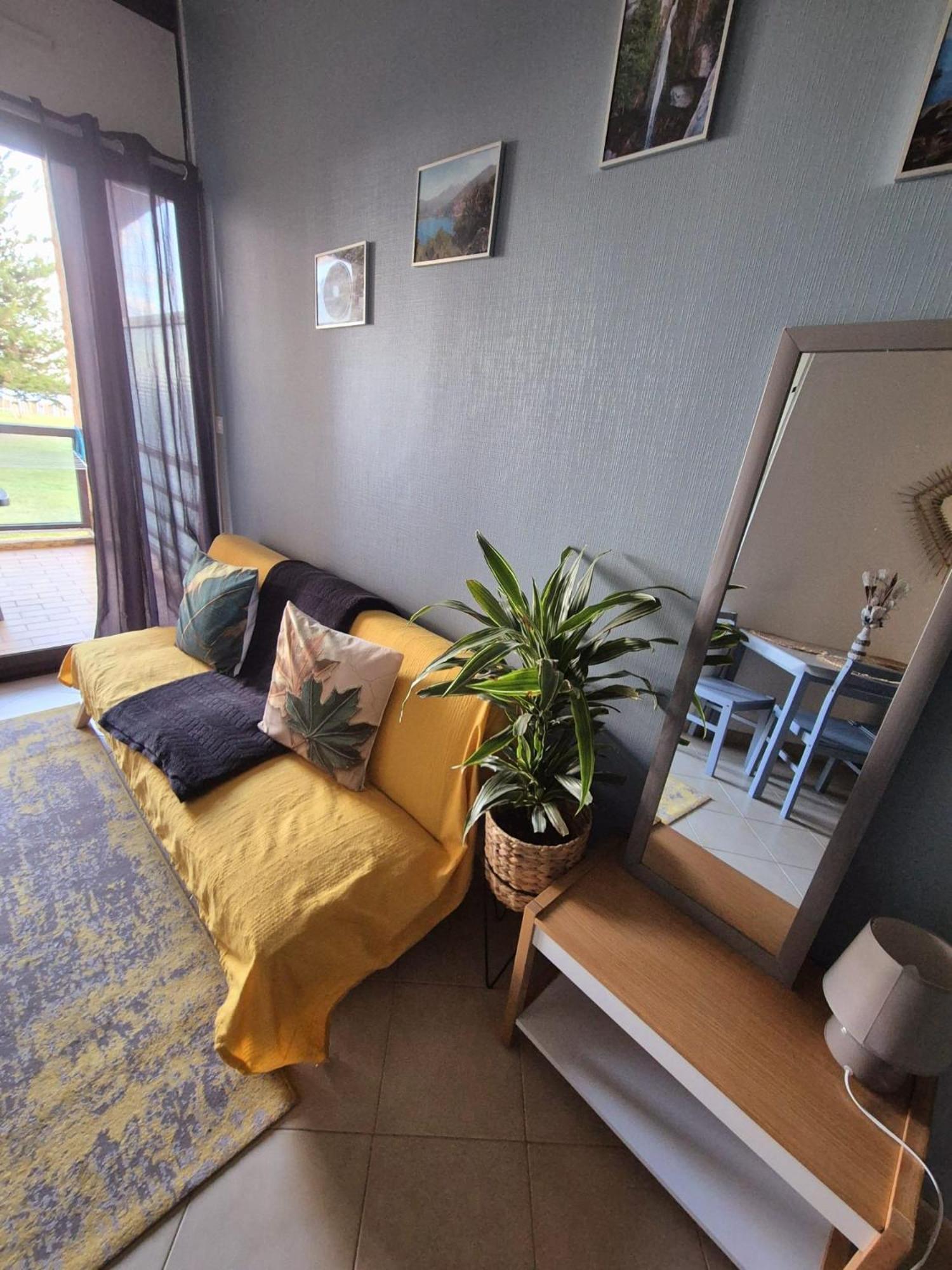 Chez Celine & Rudi Apartment มอริอานี พลาจ ภายนอก รูปภาพ